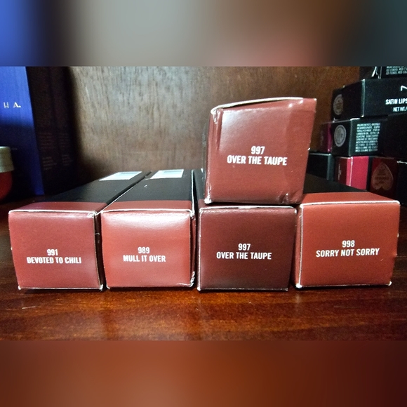 *Host Pick* MAC Powder Kiss Liquid Lip 💋❤️😍 - Picture 6 of 11